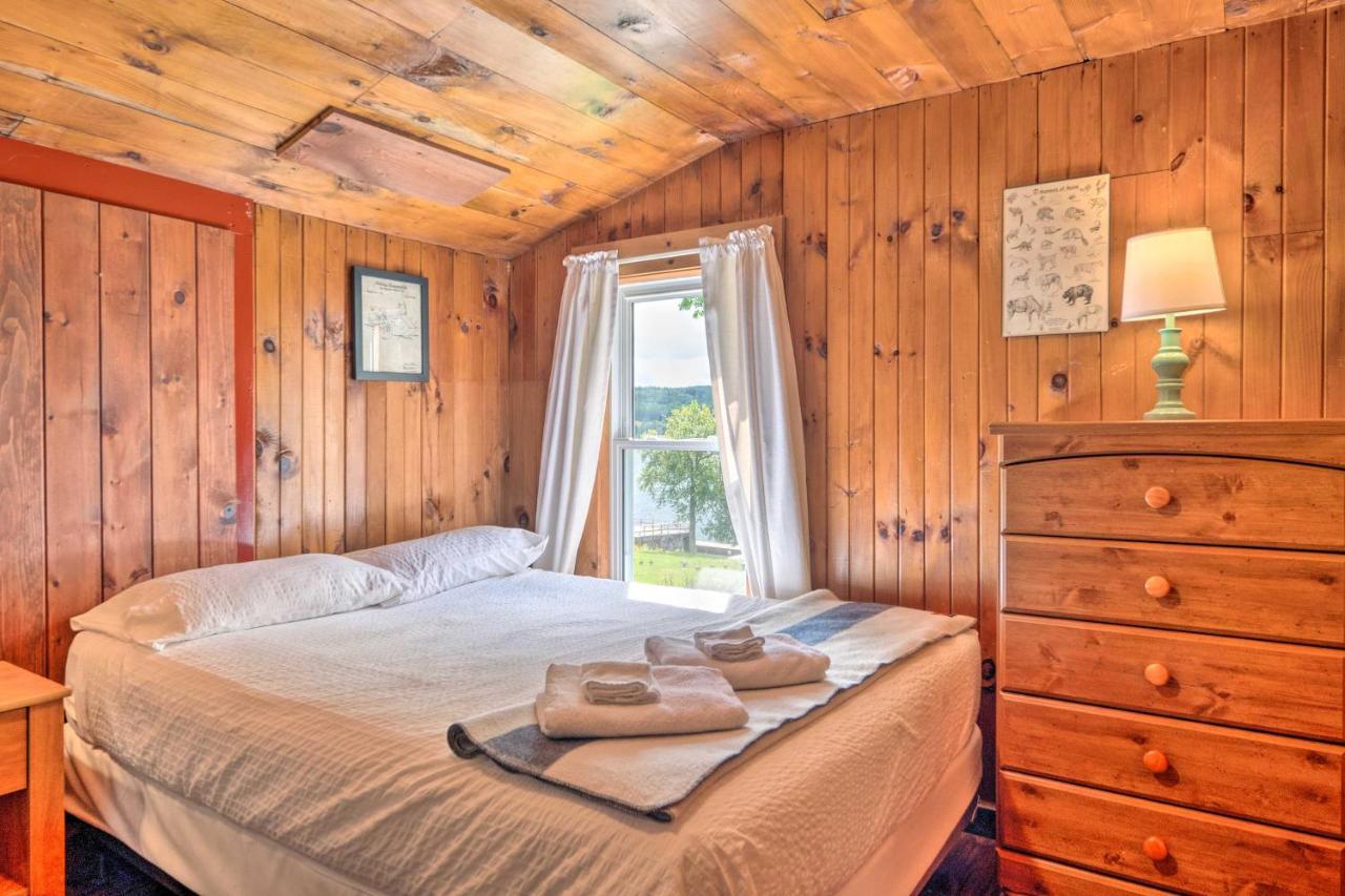 Rustic Cabin Retreat On Rangeley Lake! Exteriör bild
