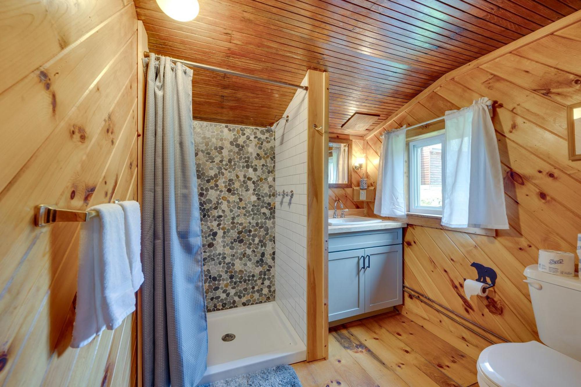 Rustic Cabin Retreat On Rangeley Lake! Exteriör bild