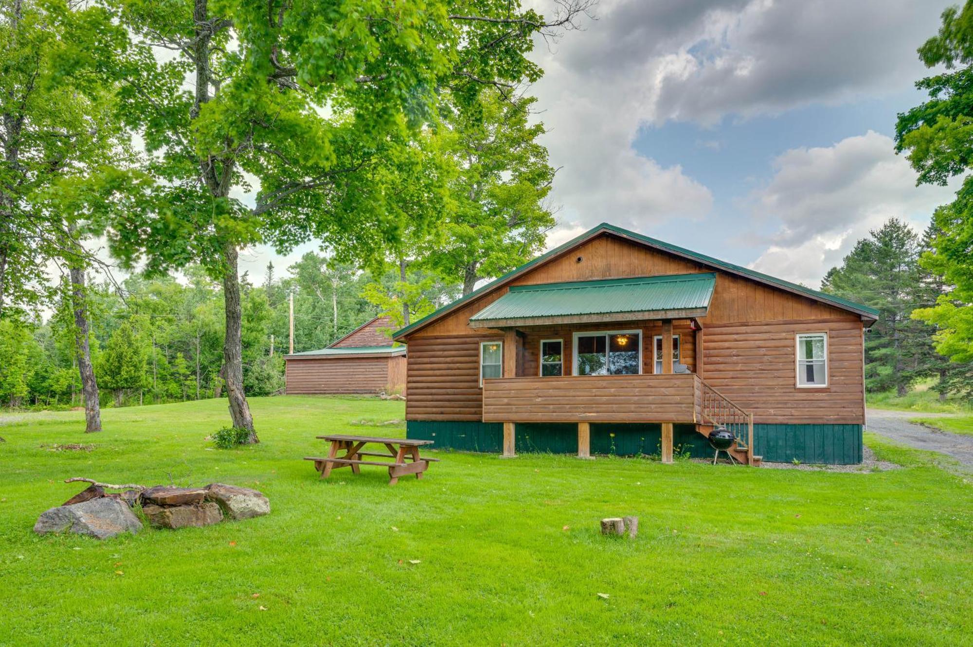 Rustic Cabin Retreat On Rangeley Lake! Exteriör bild
